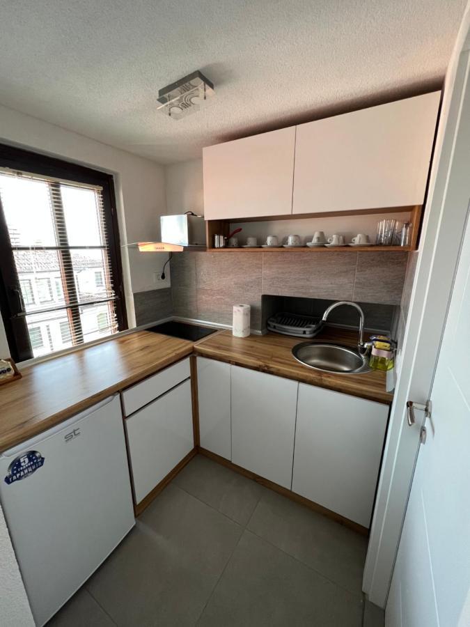 אוהריד Patche Residence - A Wine Cellar Hideaway In The Historic Home Of Revolutionary Metodi Patche מראה חיצוני תמונה